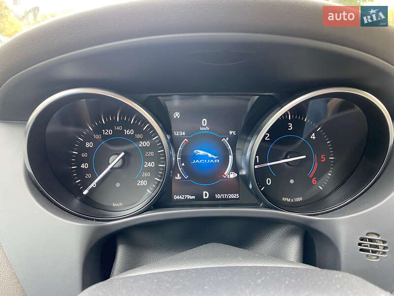 Позашляховик / Кросовер Jaguar F-Pace 2019 в Львові фото 11 Позашляховик / Кросовер Jaguar F-Pace 2019 в Львові
