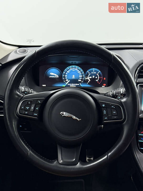 Внедорожник / Кроссовер Jaguar F-Pace 2016 в Одессе фото 21 Внедорожник / Кроссовер Jaguar F-Pace 2016 в Одессе