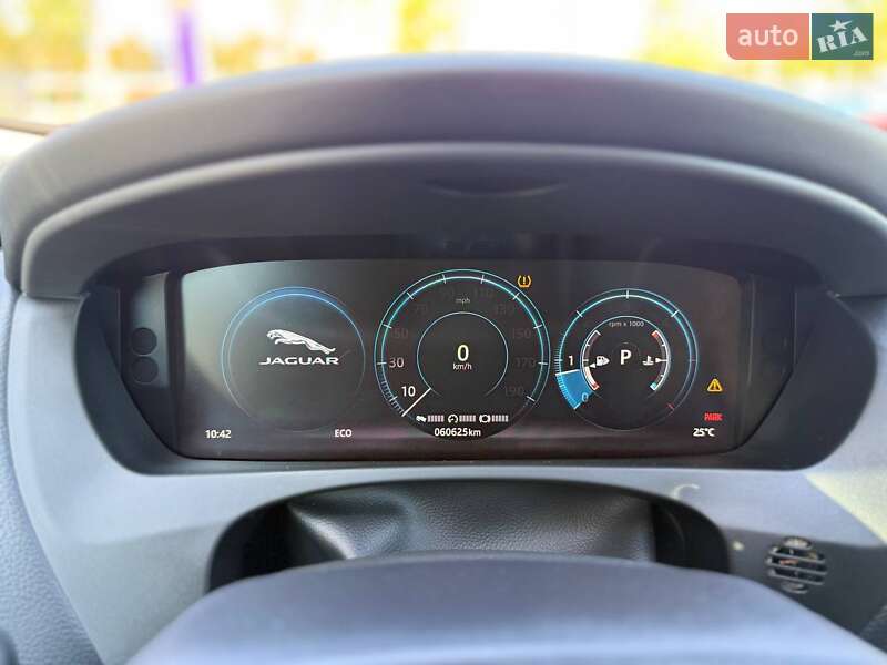 Позашляховик / Кросовер Jaguar F-Pace 2017 в Києві