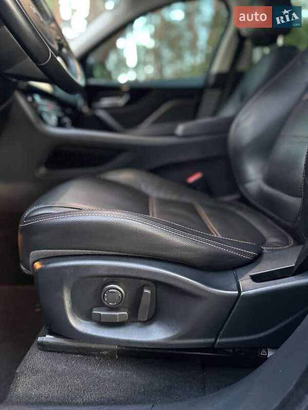 Позашляховик / Кросовер Jaguar F-Pace 2016 в Білогородці