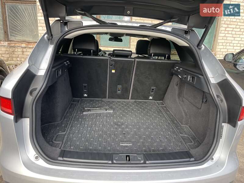 Внедорожник / Кроссовер Jaguar F-Pace 2017 в Кривом Роге