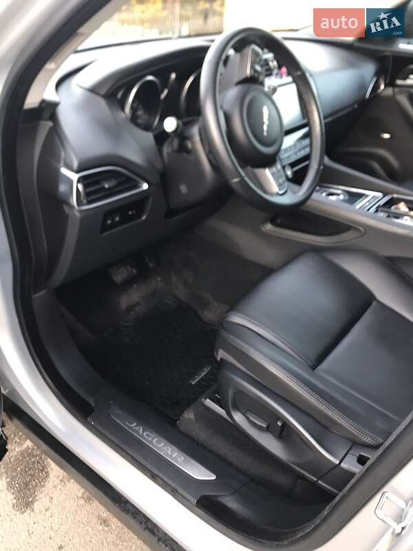 Внедорожник / Кроссовер Jaguar F-Pace 2017 в Кривом Роге