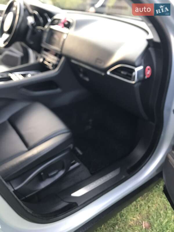 Внедорожник / Кроссовер Jaguar F-Pace 2017 в Кривом Роге