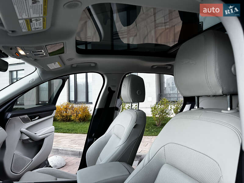 Внедорожник / Кроссовер Jaguar F-Pace 2022 в Киеве