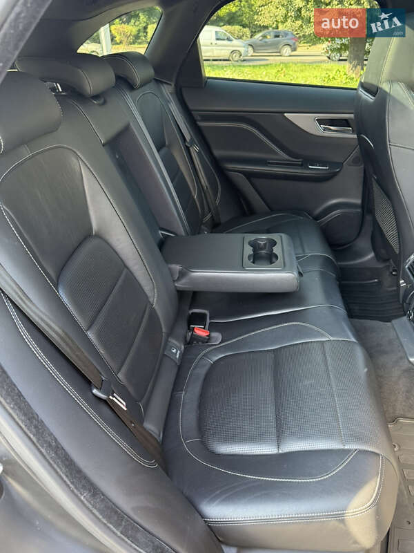 Внедорожник / Кроссовер Jaguar F-Pace 2016 в Луцке