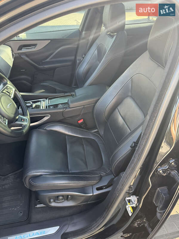 Внедорожник / Кроссовер Jaguar F-Pace 2016 в Луцке