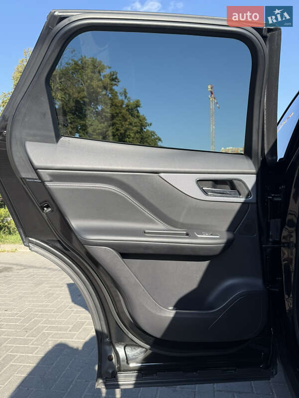 Внедорожник / Кроссовер Jaguar F-Pace 2016 в Луцке