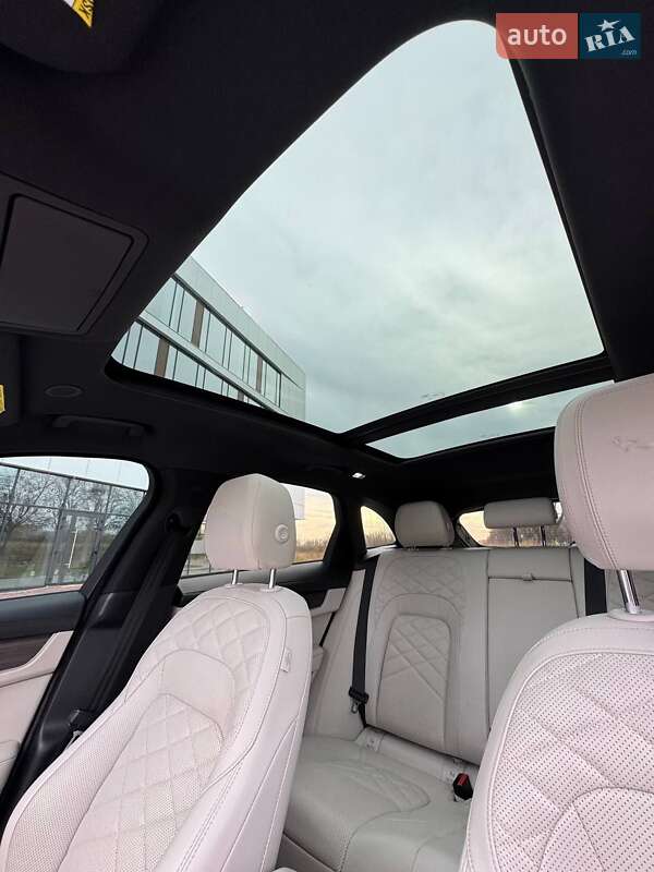 Внедорожник / Кроссовер Jaguar F-Pace 2021 в Ровно