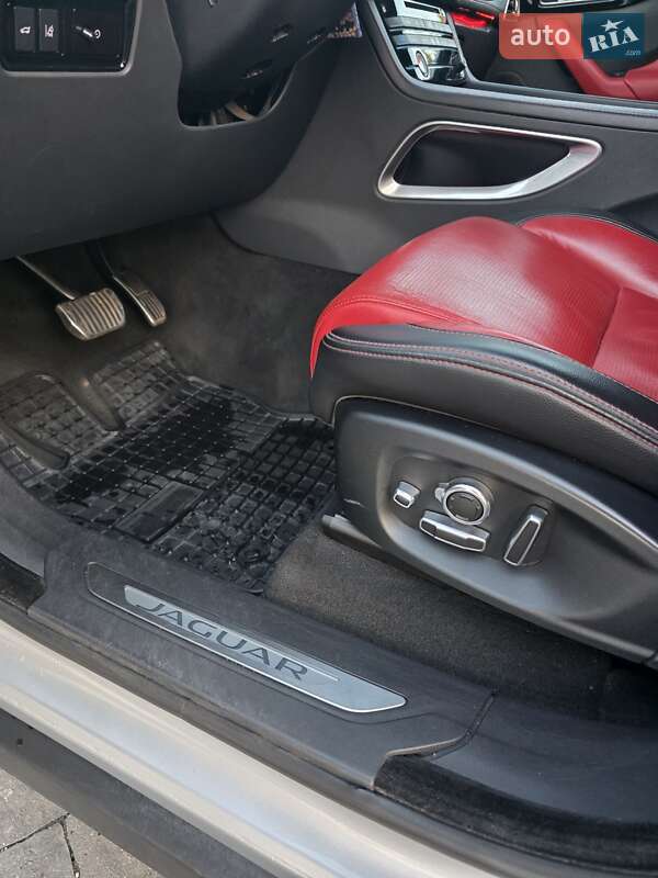 Внедорожник / Кроссовер Jaguar F-Pace 2017 в Львове