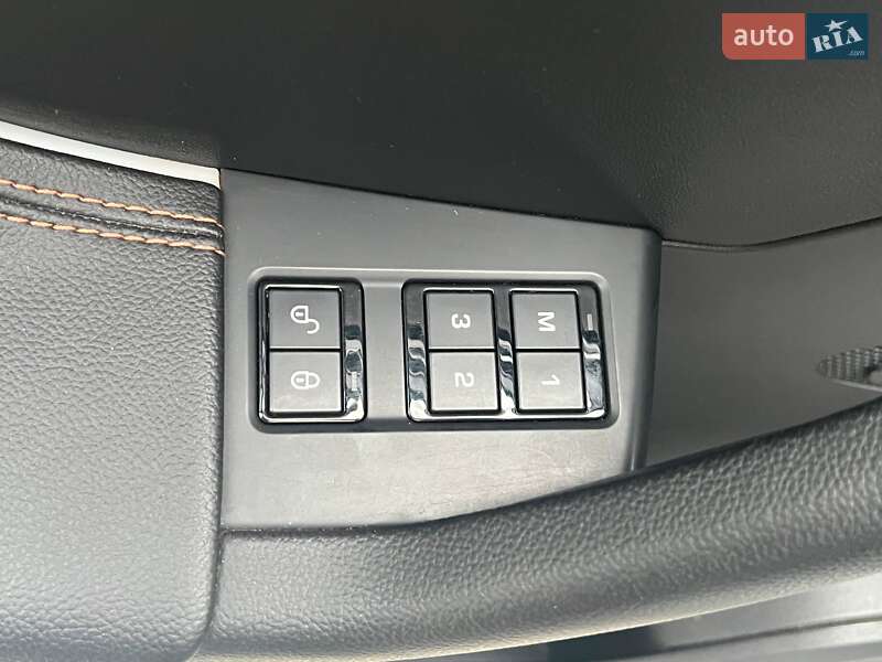 Внедорожник / Кроссовер Jaguar F-Pace 2018 в Львове фото 19 Внедорожник / Кроссовер Jaguar F-Pace 2018 в Львове