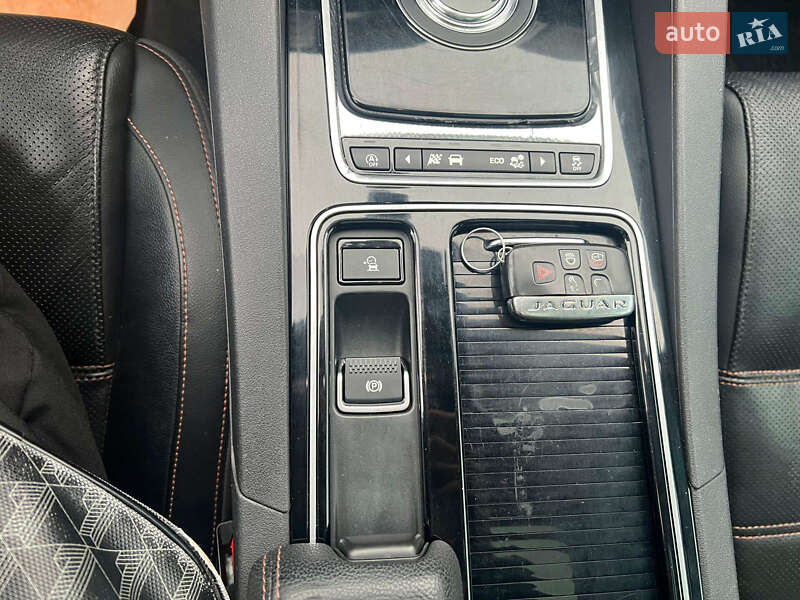 Внедорожник / Кроссовер Jaguar F-Pace 2018 в Львове фото 32 Внедорожник / Кроссовер Jaguar F-Pace 2018 в Львове