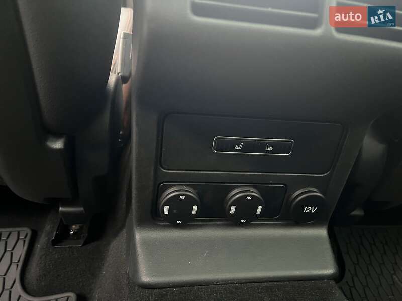 Внедорожник / Кроссовер Jaguar F-Pace 2018 в Львове фото 35 Внедорожник / Кроссовер Jaguar F-Pace 2018 в Львове