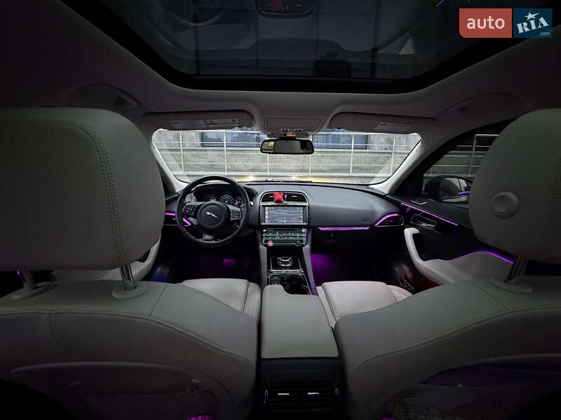 Внедорожник / Кроссовер Jaguar F-Pace 2016 в Киеве