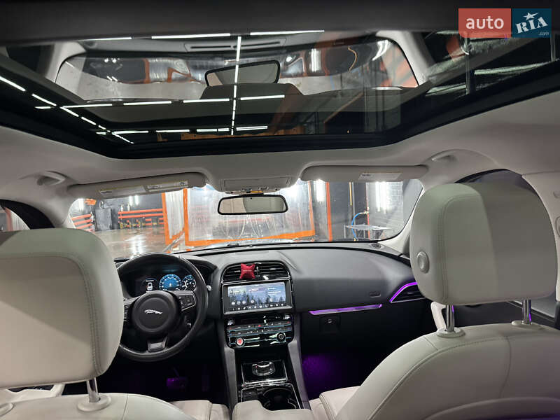 Внедорожник / Кроссовер Jaguar F-Pace 2016 в Киеве
