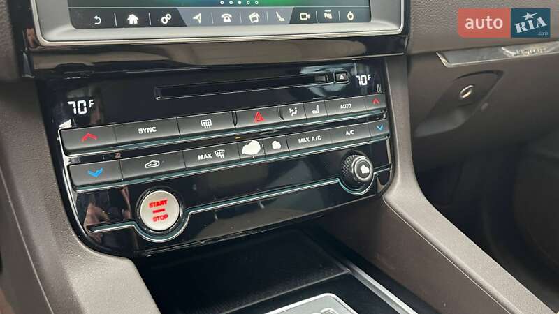 Внедорожник / Кроссовер Jaguar F-Pace 2016 в Луцке