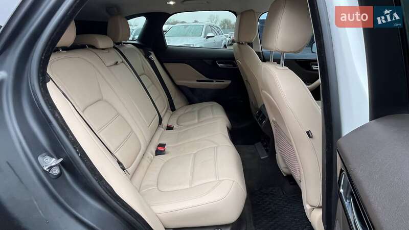 Внедорожник / Кроссовер Jaguar F-Pace 2016 в Луцке