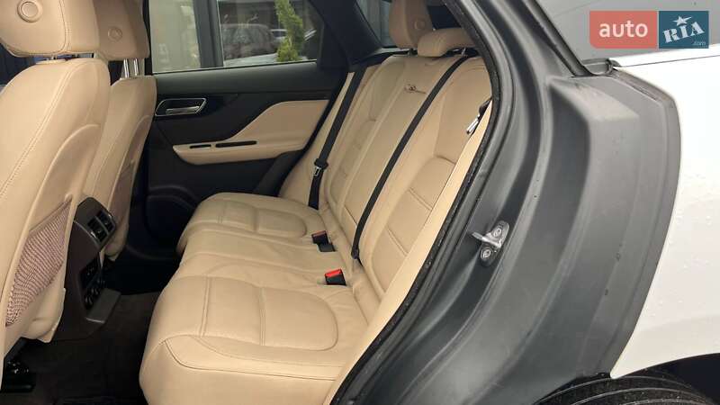 Внедорожник / Кроссовер Jaguar F-Pace 2016 в Луцке