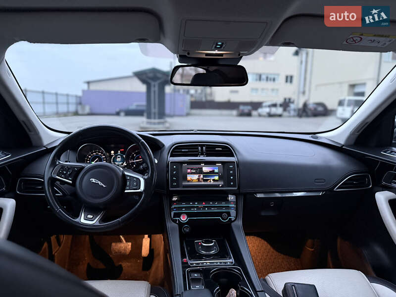 Позашляховик / Кросовер Jaguar F-Pace 2016 в Луцьку фото 30 Позашляховик / Кросовер Jaguar F-Pace 2016 в Луцьку