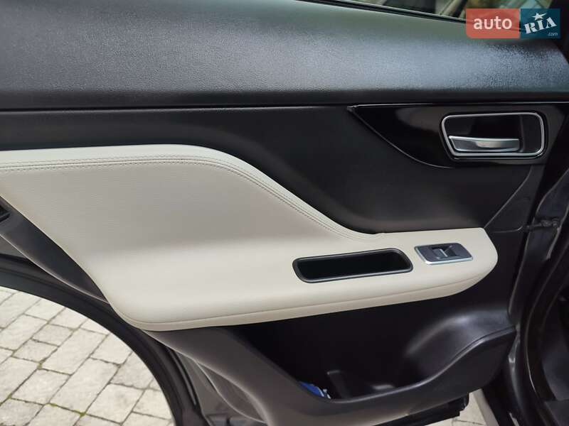 Внедорожник / Кроссовер Jaguar F-Pace 2017 в Ивано-Франковске