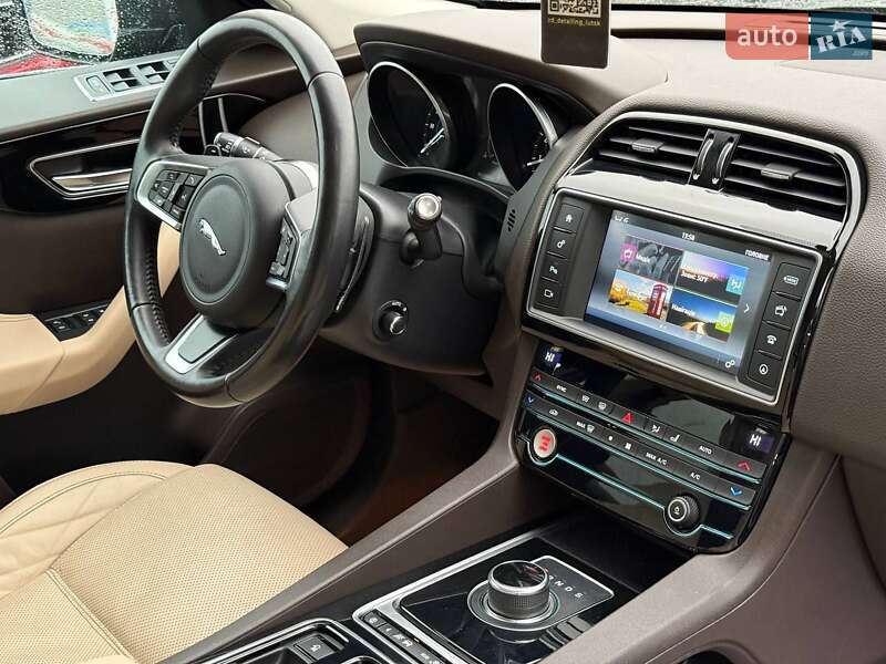 Внедорожник / Кроссовер Jaguar F-Pace 2018 в Луцке фото 28 Внедорожник / Кроссовер Jaguar F-Pace 2018 в Луцке