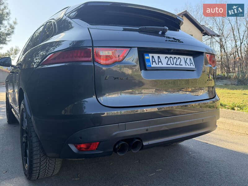 Внедорожник / Кроссовер Jaguar F-Pace 2016 в Киеве