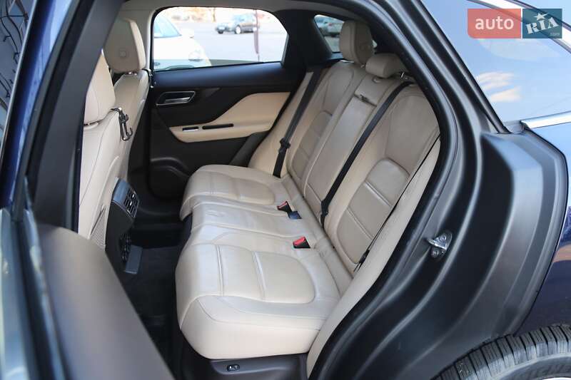 Внедорожник / Кроссовер Jaguar F-Pace 2016 в Киеве