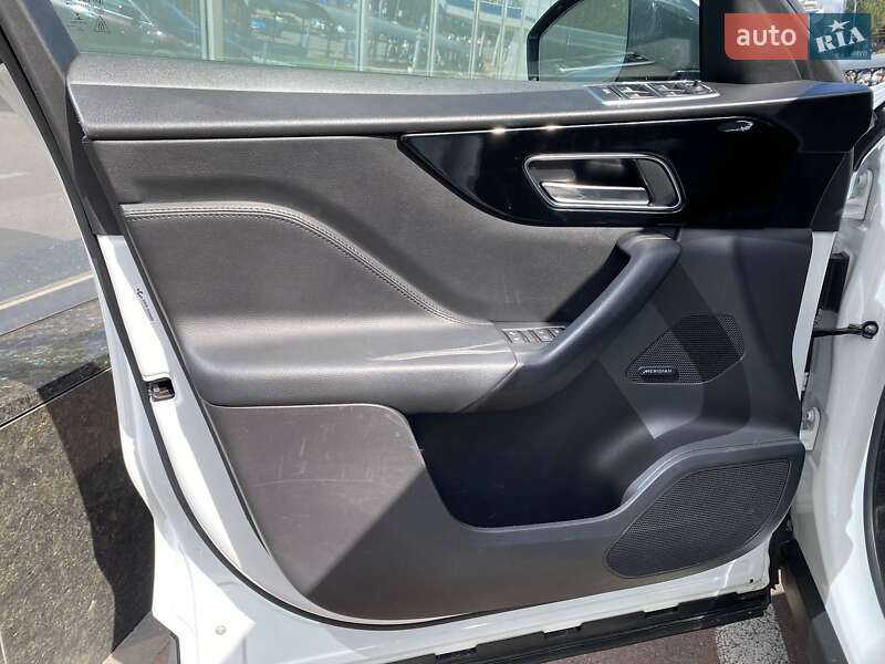 Позашляховик / Кросовер Jaguar F-Pace 2017 в Києві