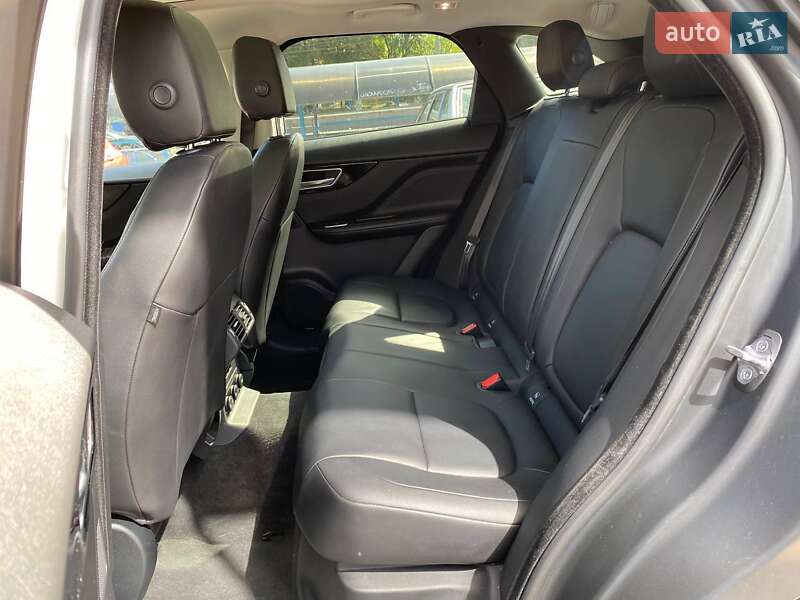 Позашляховик / Кросовер Jaguar F-Pace 2017 в Києві