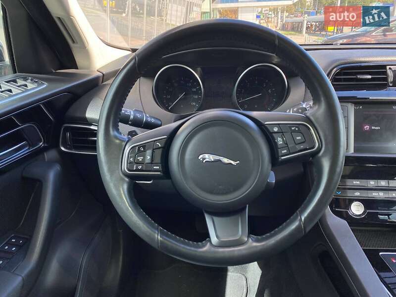 Позашляховик / Кросовер Jaguar F-Pace 2017 в Києві