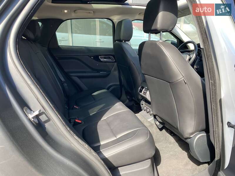 Позашляховик / Кросовер Jaguar F-Pace 2017 в Києві