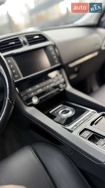 Позашляховик / Кросовер Jaguar F-Pace 2017 в Харкові