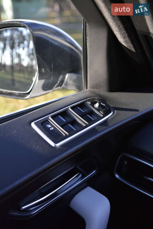 Внедорожник / Кроссовер Jaguar F-Pace 2016 в Чернигове