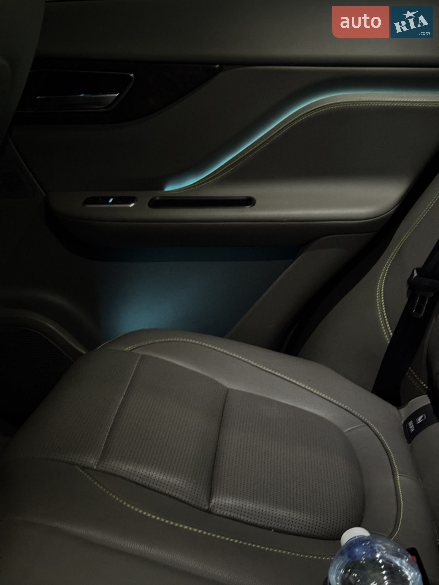 2017 Jaguar F-Pace - мініатюра 25