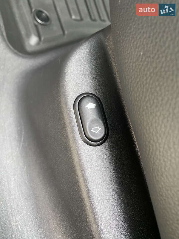 Внедорожник / Кроссовер Jaguar F-Pace 2017 в Нововолынске фото 35 Внедорожник / Кроссовер Jaguar F-Pace 2017 в Нововолынске