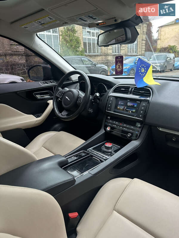 Внедорожник / Кроссовер Jaguar F-Pace 2017 в Киеве фото 11 Внедорожник / Кроссовер Jaguar F-Pace 2017 в Киеве