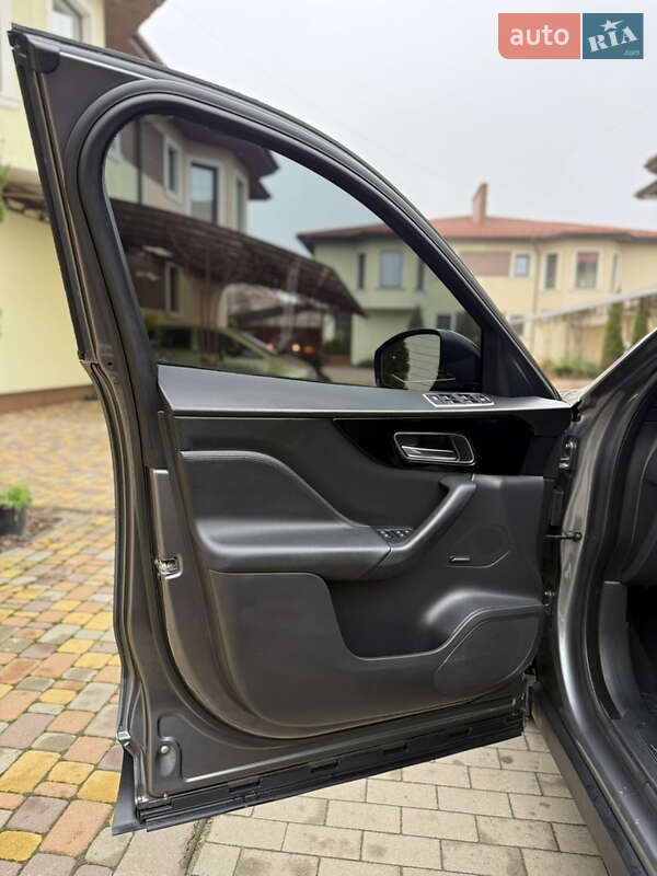 Внедорожник / Кроссовер Jaguar F-Pace 2016 в Киеве