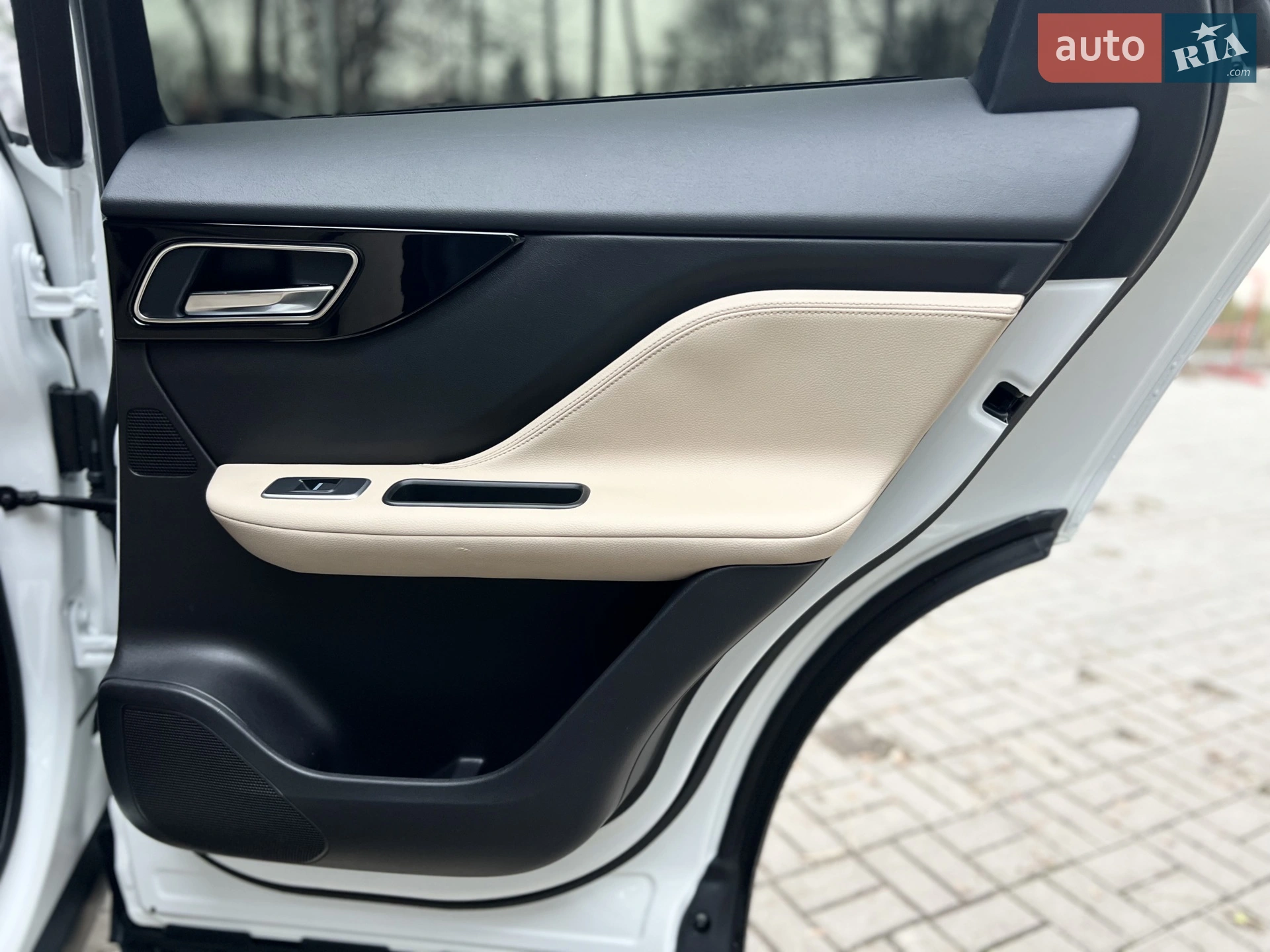 2018 Jaguar F-Pace - мініатюра 40