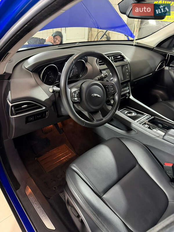 Позашляховик / Кросовер Jaguar F-Pace 2017 в Києві