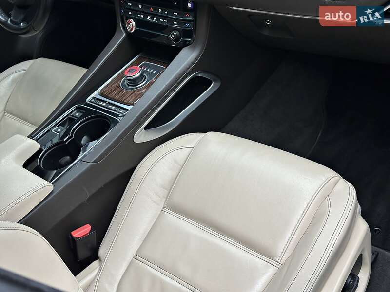 Внедорожник / Кроссовер Jaguar F-Pace 2017 в Одессе фото 37 Внедорожник / Кроссовер Jaguar F-Pace 2017 в Одессе