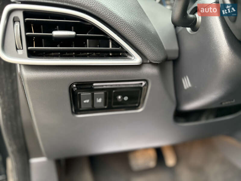 Внедорожник / Кроссовер Jaguar F-Pace 2016 в Киеве фото 37 Внедорожник / Кроссовер Jaguar F-Pace 2016 в Киеве