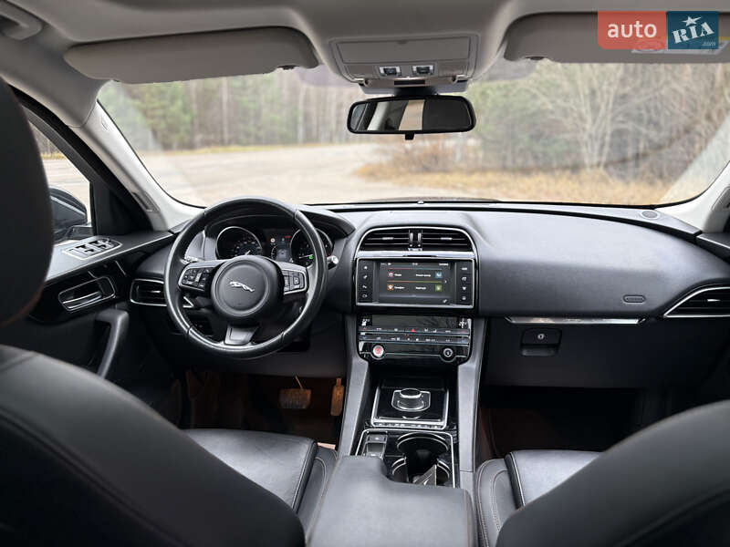 Внедорожник / Кроссовер Jaguar F-Pace 2016 в Киеве фото 46 Внедорожник / Кроссовер Jaguar F-Pace 2016 в Киеве