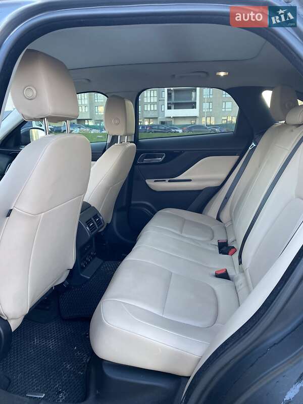 Внедорожник / Кроссовер Jaguar F-Pace 2016 в Киеве фото 10 Внедорожник / Кроссовер Jaguar F-Pace 2016 в Киеве