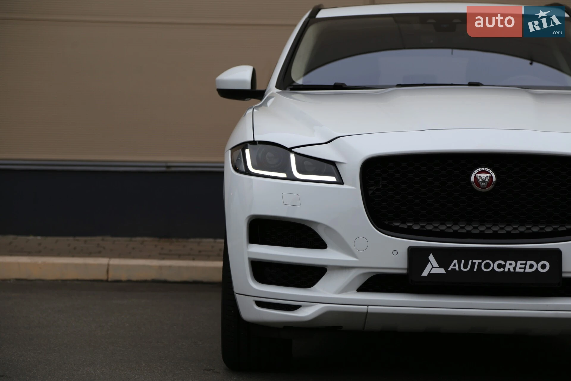 2018 Jaguar F-Pace - мініатюра 3