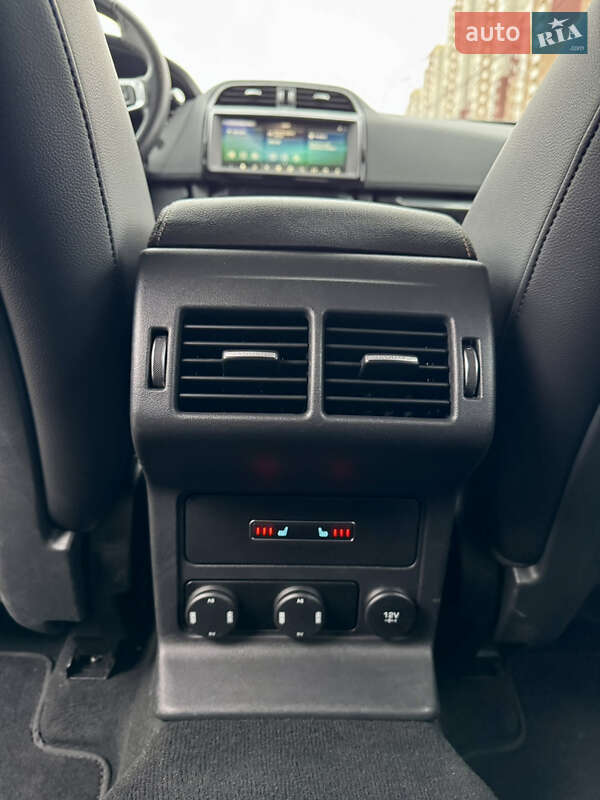 Внедорожник / Кроссовер Jaguar F-Pace 2020 в Киеве фото 39 Внедорожник / Кроссовер Jaguar F-Pace 2020 в Киеве