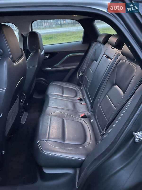 Внедорожник / Кроссовер Jaguar F-Pace 2017 в Ковеле