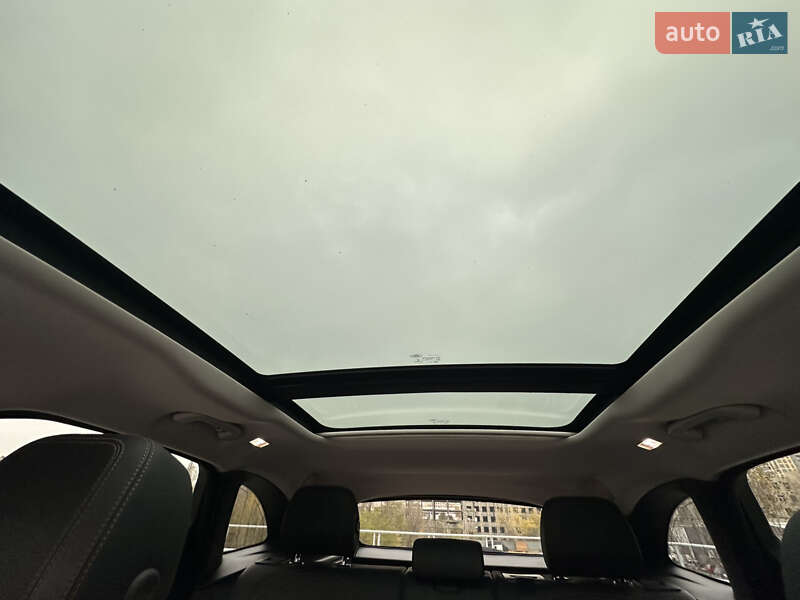 Внедорожник / Кроссовер Jaguar F-Pace 2017 в Киеве фото 46 Внедорожник / Кроссовер Jaguar F-Pace 2017 в Киеве