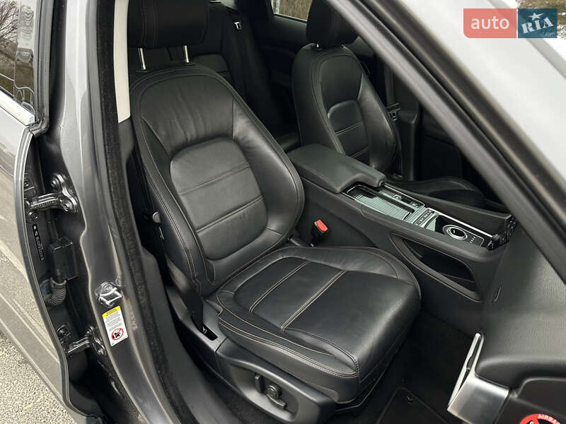 Внедорожник / Кроссовер Jaguar F-Pace 2017 в Киеве фото 49 Внедорожник / Кроссовер Jaguar F-Pace 2017 в Киеве