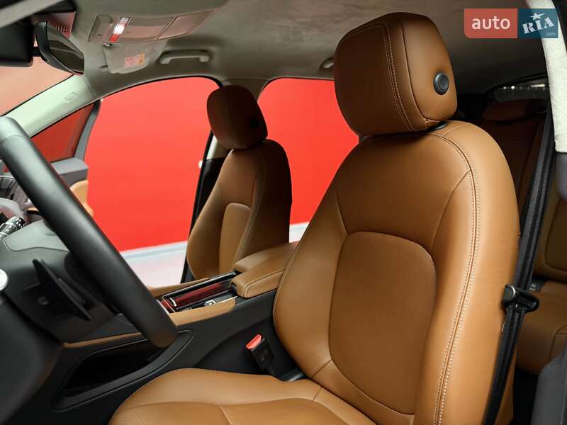 Внедорожник / Кроссовер Jaguar F-Pace 2019 в Киеве