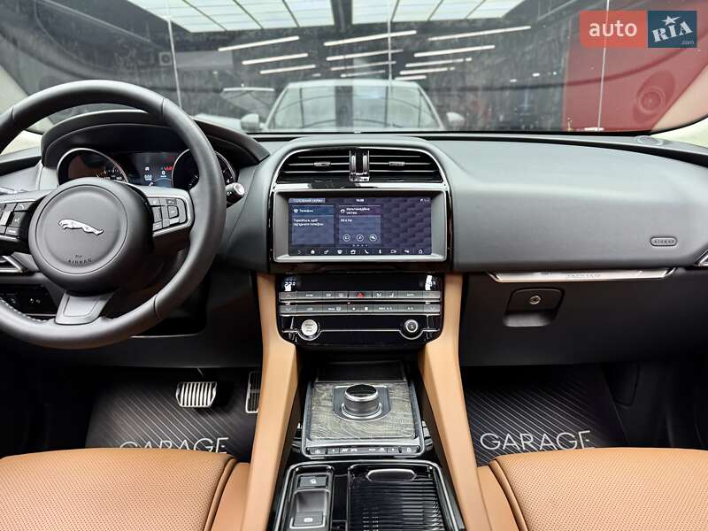 Внедорожник / Кроссовер Jaguar F-Pace 2019 в Киеве