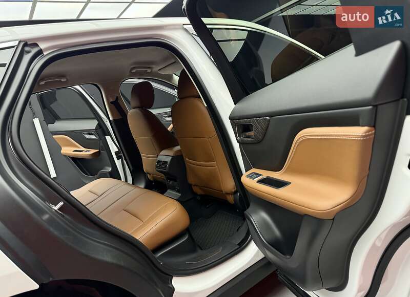 Внедорожник / Кроссовер Jaguar F-Pace 2019 в Киеве